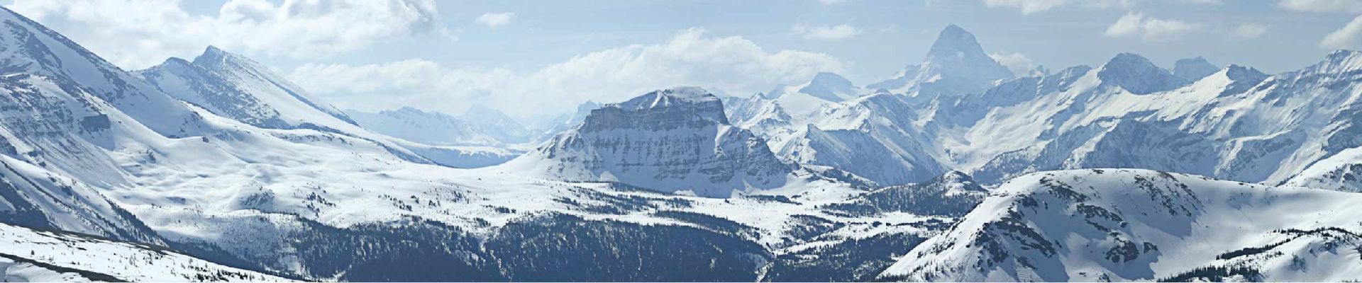 Hiver-Montagnes enneigées